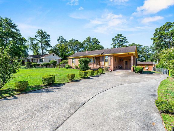 3rd image of 135 Newcastle Dr