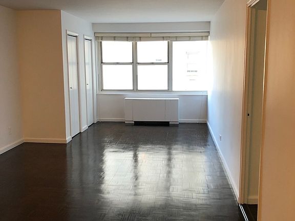 4th image of 155 W 68th St APT 915