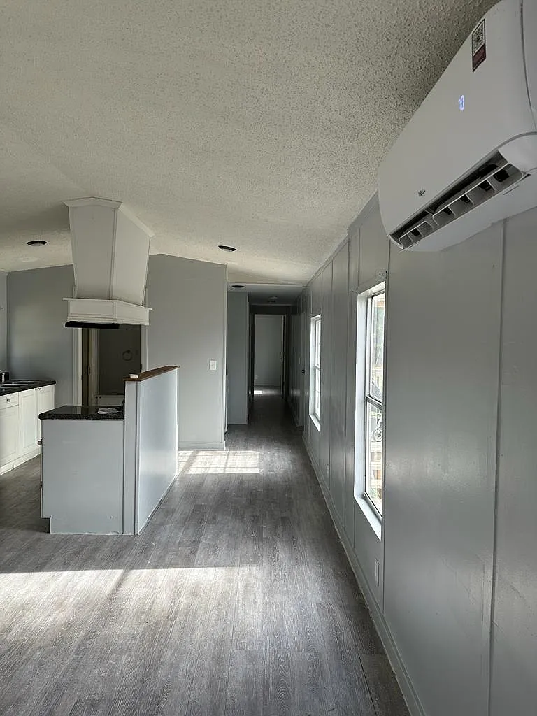 3 bed, $1,250 — Photo 2