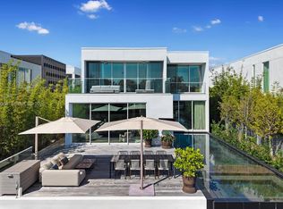 1051 W 48th St, Miami Beach, FL 33140