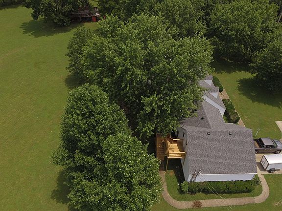 3rd image of 2561 Fairfield Pike
