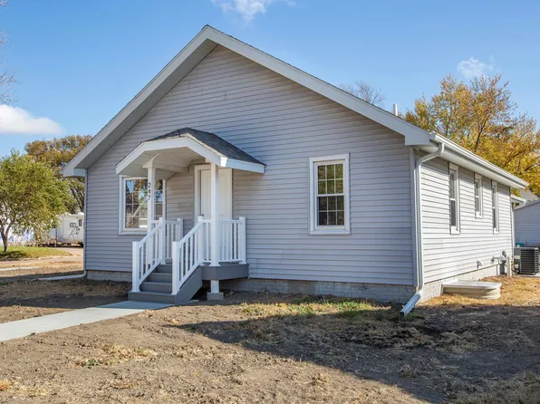 247 W Hawthorne St, Minden, NE 68959