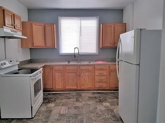 5th image of 913 W Neville St