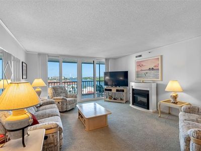 19111 Vista Bay Dr APT 611, Indian Shores, FL, 33785