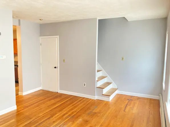 318 Granite St APT 2, Quincy, MA 02169