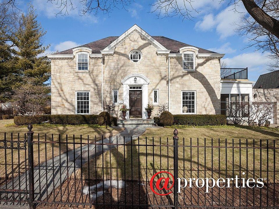 1st image of 711 Park Dr