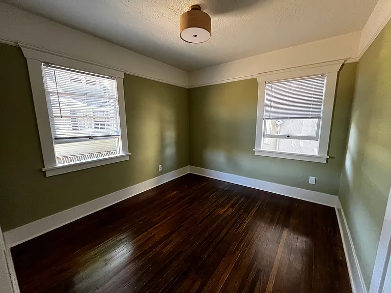 858 NE Killingsworth Ct — Photo 10