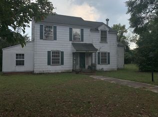 303 Entwistle St, Hamlet, NC 28345