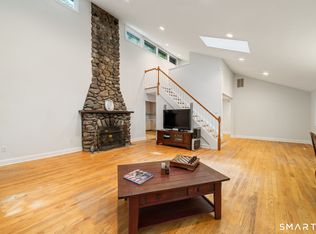 17 Bradley Lane, Newtown, CT 06482