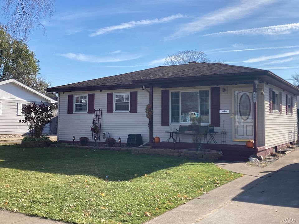 1st image of 701 Evergreen Ln