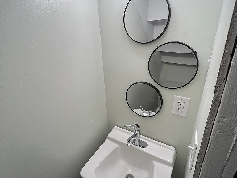 1121 Williams St — Photo 6