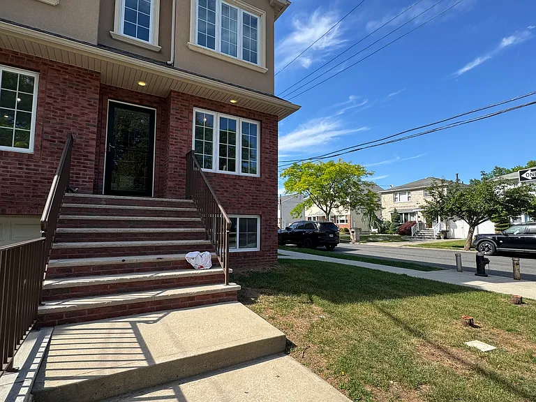 441 Deisius St #1R — Photo 30