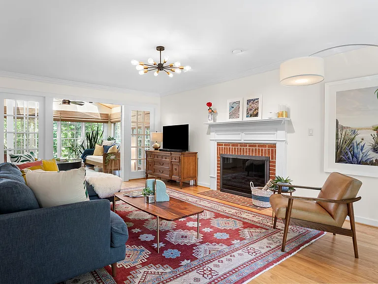 1011 New Chester Ct — Photo 9