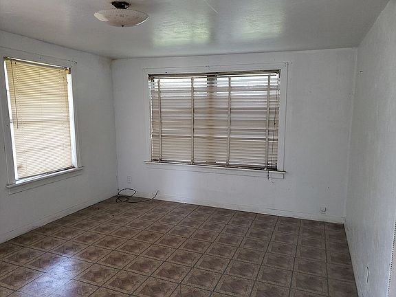 2nd image of 3735 Natalie St