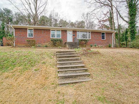 5th image of 301 Amherst Dr