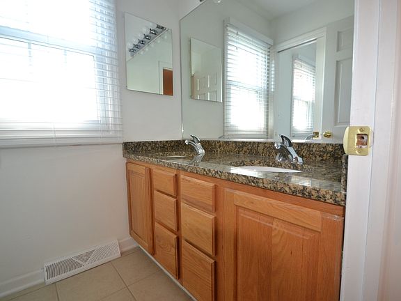 4th image of 283 Lorraine St