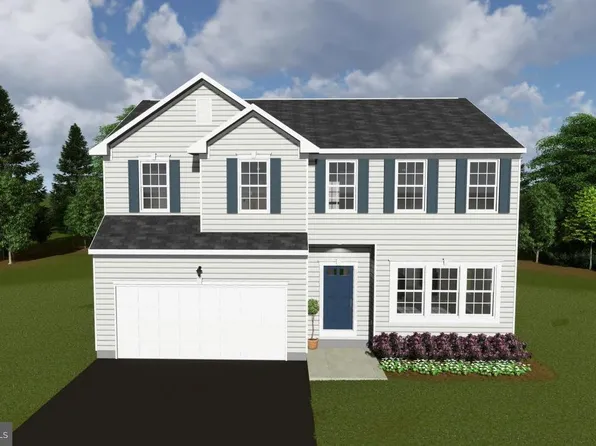 71 Peters Ave, Ranson, WV 25438