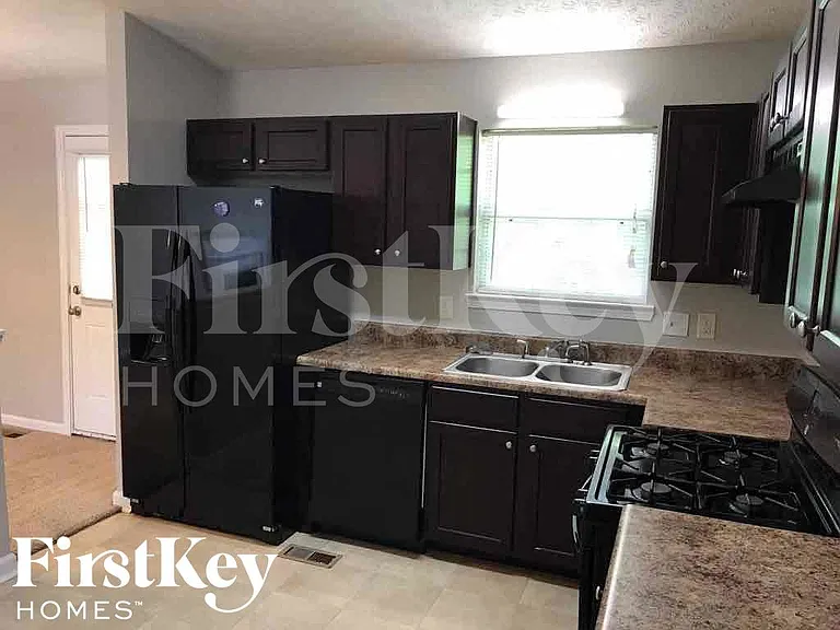 5623 Crystal Hl — Photo 6