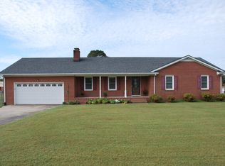 2626 Turnage Dr, Kinston, NC 28501