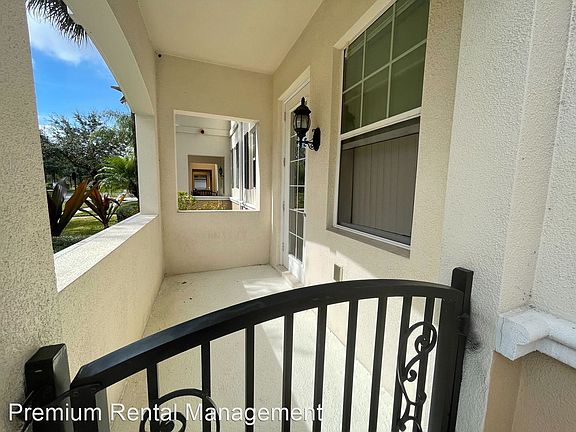 3rd image of 8453 Insular Ln