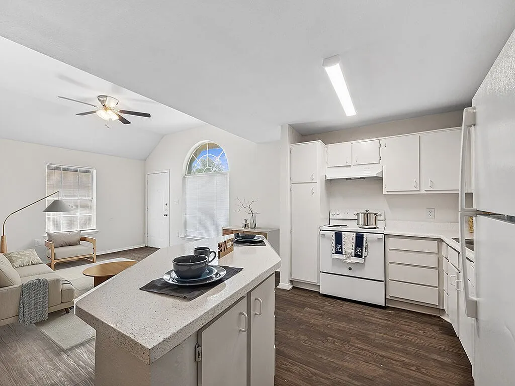 Tidwell Estates Apartments — Photo 1