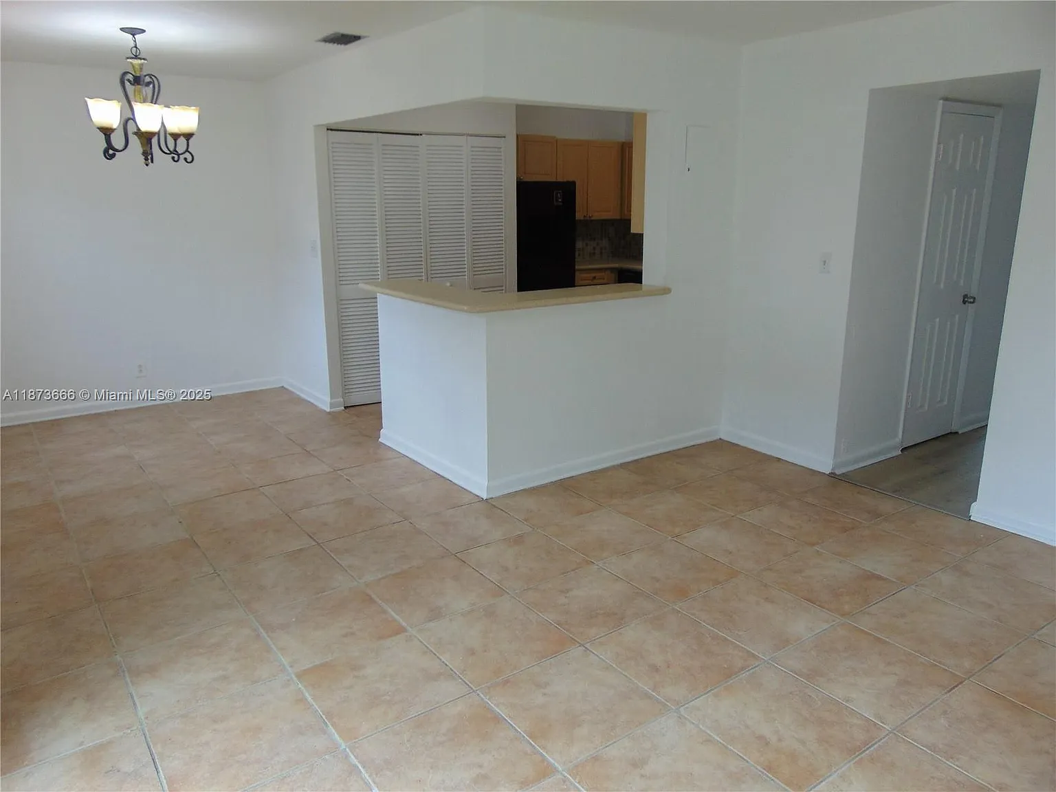 3 bed, 1630 sqft, $2,700 — Photo 4