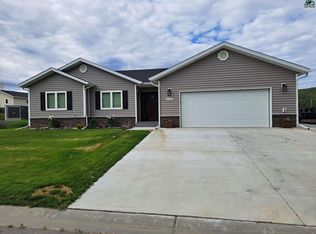 450 Jeanne Dr, Fairbanks, AK 99701