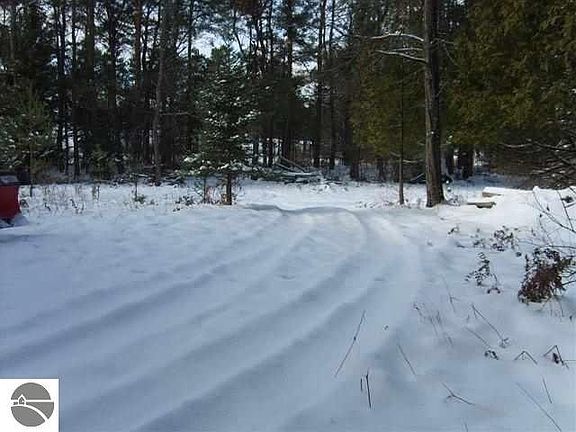 3rd image of Clam Lake Rd