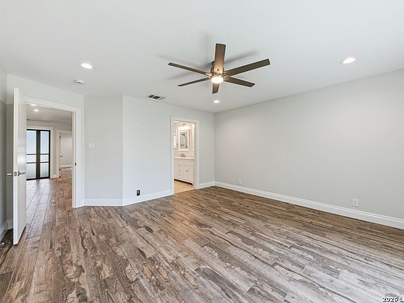 5th image of 117 Woodland Blvd.