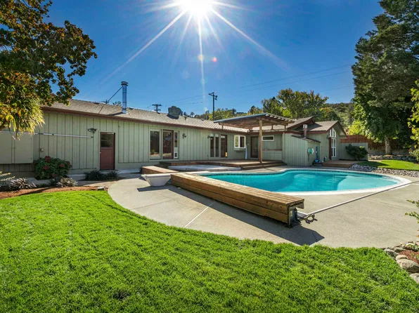 734 NW Midland Ave, Grants Pass, OR 97526