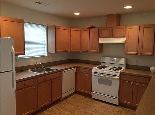 2nd image of 17 Alerica Ln