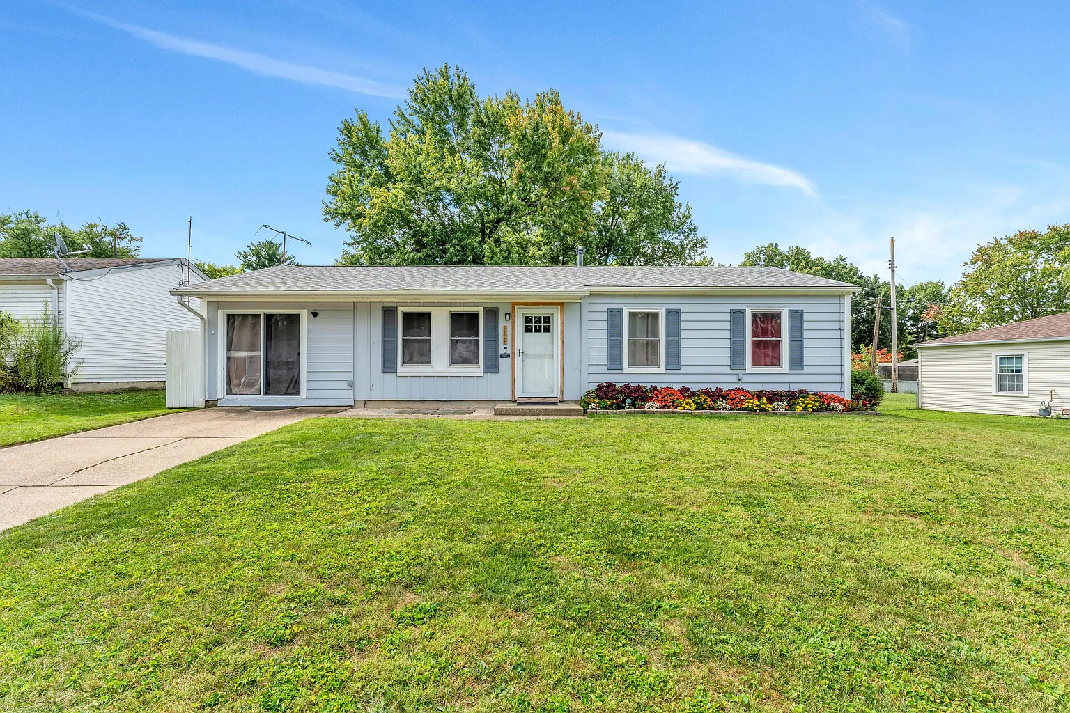 349 Laurel Ct photo 1