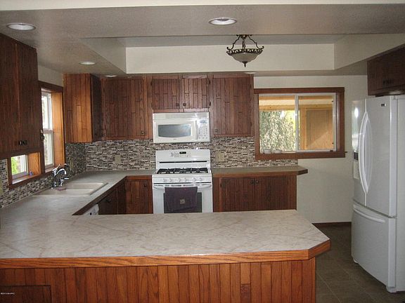2nd image of 119 Budlong St