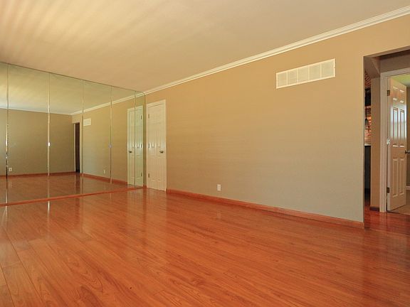3rd image of 755 Pelican Ln