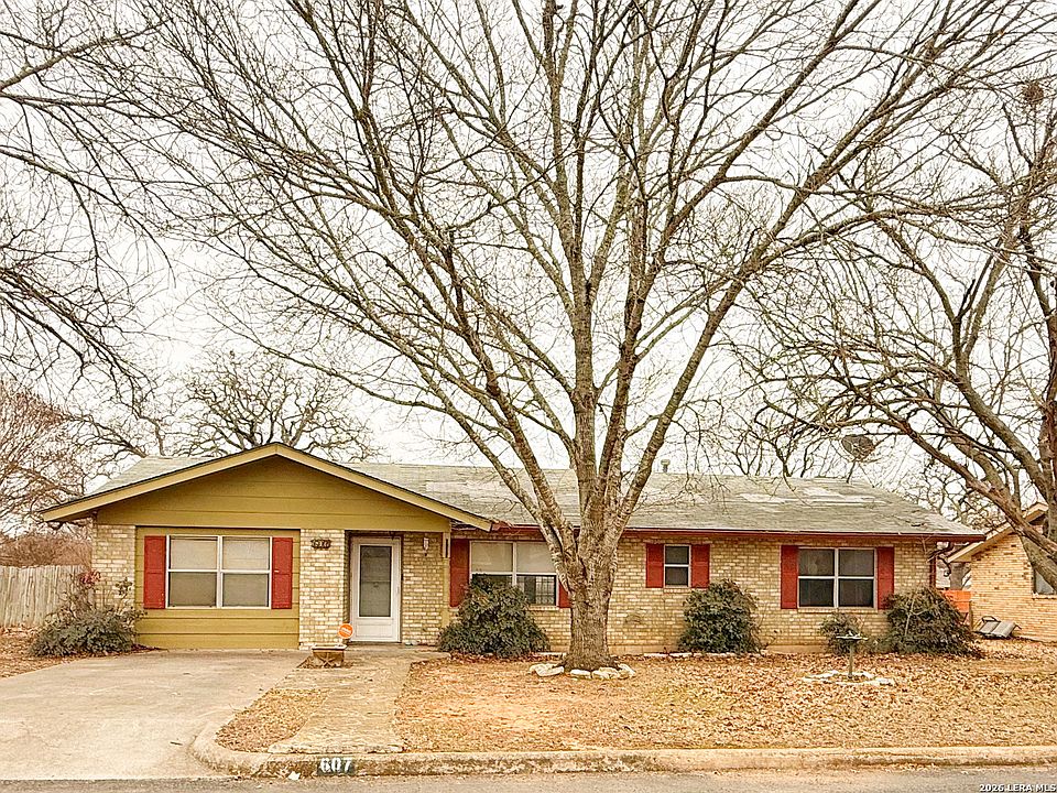 1st image of 607 N Bowie