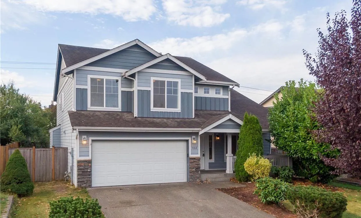 4 bed, 2.5 bath, 2170 sqft, $2,995 — Photo 1