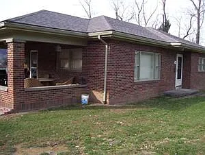 31 Terrace Ave photo 1