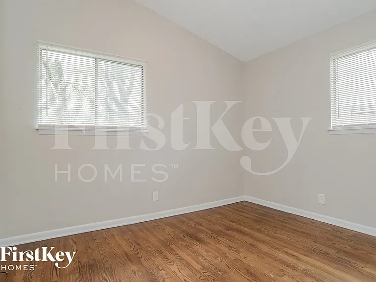 5106 S Grand Ave — Photo 10