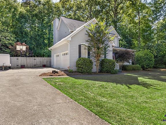 3rd image of 139 Rivoli Oaks Cir