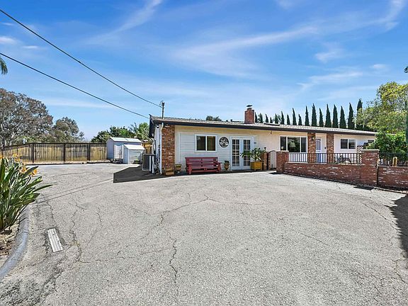 2nd image of 332 Bandini Pl