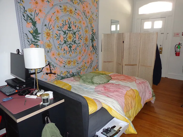 221 Green Ln #9 — Photo 4
