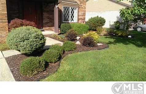 Front Landscaping.jpg