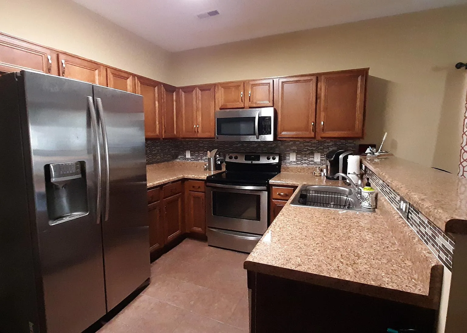 3 bed, 2.5 bath, 1896 sqft, $2,450 — Photo 4