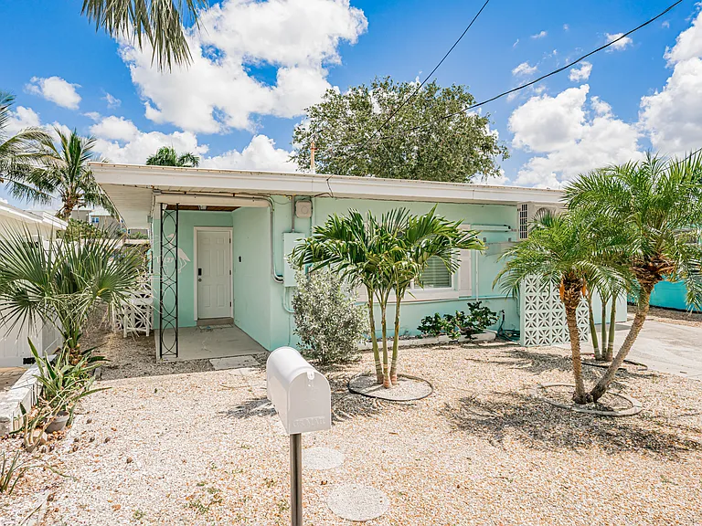 14827 N Bayshore Dr — Photo 30