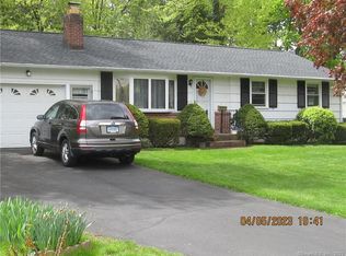 7 Garry Rd, Windsor Locks, CT 06096