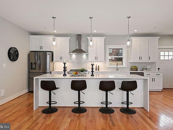2nd image of 1909 Capitol Ave NE #1