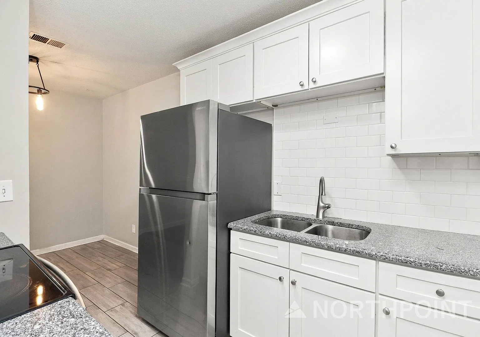Move-in Special! 1/2 Off First Month! Newly Renovated Unit | 2 BR/1BA | Chandler Estates in Rock ... — Photo 4