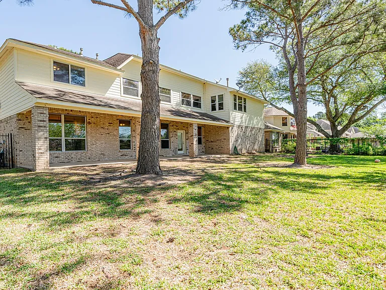 24319 Bay Hill Blvd — Photo 27