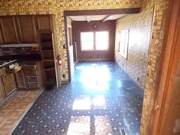 4th image of 1404 N Smelter St