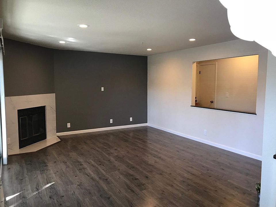 1st image of 1536 Four Oaks Cir